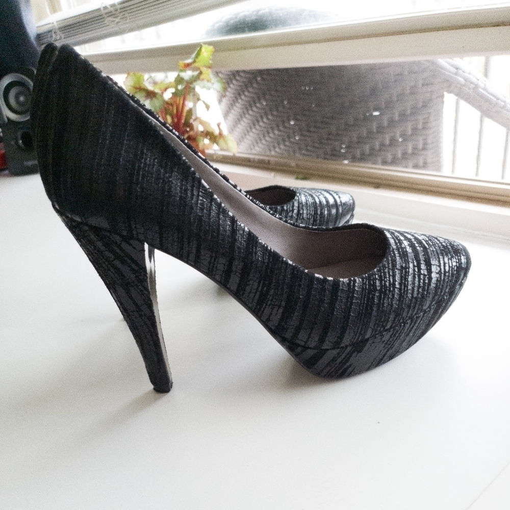 Kenneth Cole Black Embossed Heels